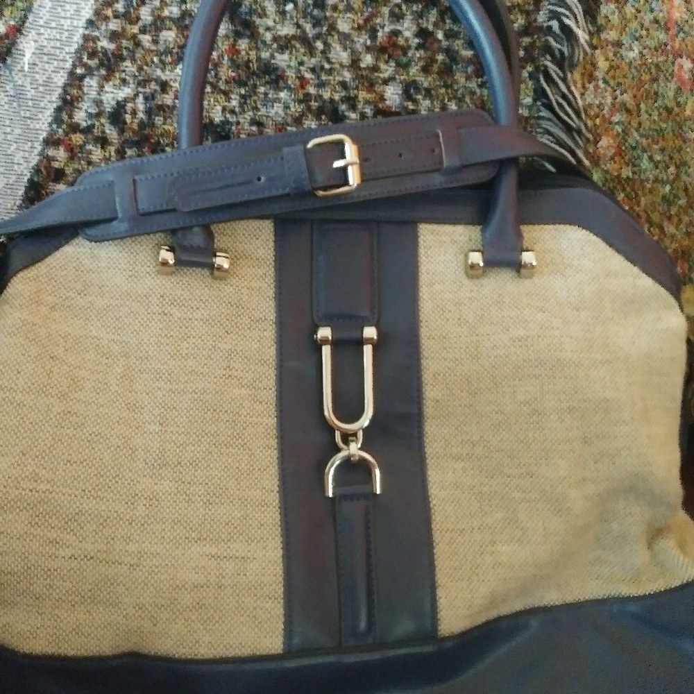 London Fog Shoulder bag
